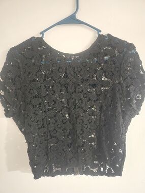 Black Floral Crochet Crop Top